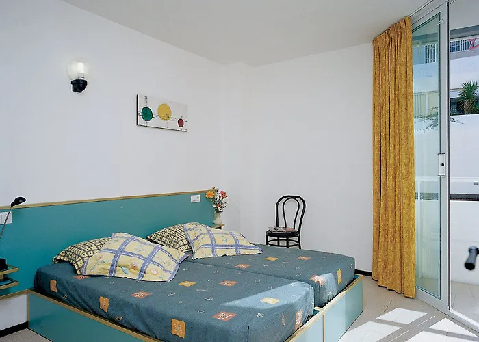 略雷特太阳公寓 *